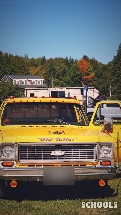 Yellow flatbed dually 'Old Yeller'